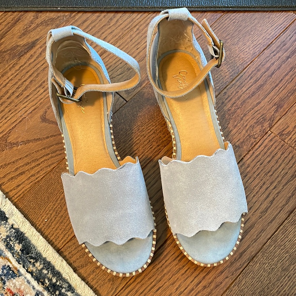 Crown vintage wedges